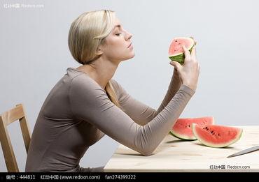 吃瓜外国女生视频,揭秘全球美食文化差异