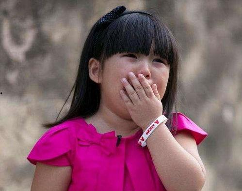 伊犁女孩吃瓜视频曝光,揭秘新疆特色美食魅力