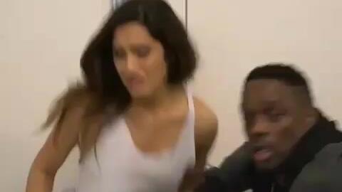 妇女吃瓜憋笑视频大全播放,欢乐时刻尽在其中