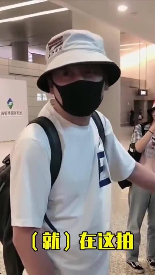 飞机吃瓜女明星视频大全,女明星们的“真实”生活大揭秘